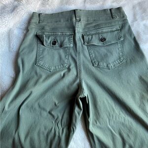 Army green Large pull on Spanx khakis!
